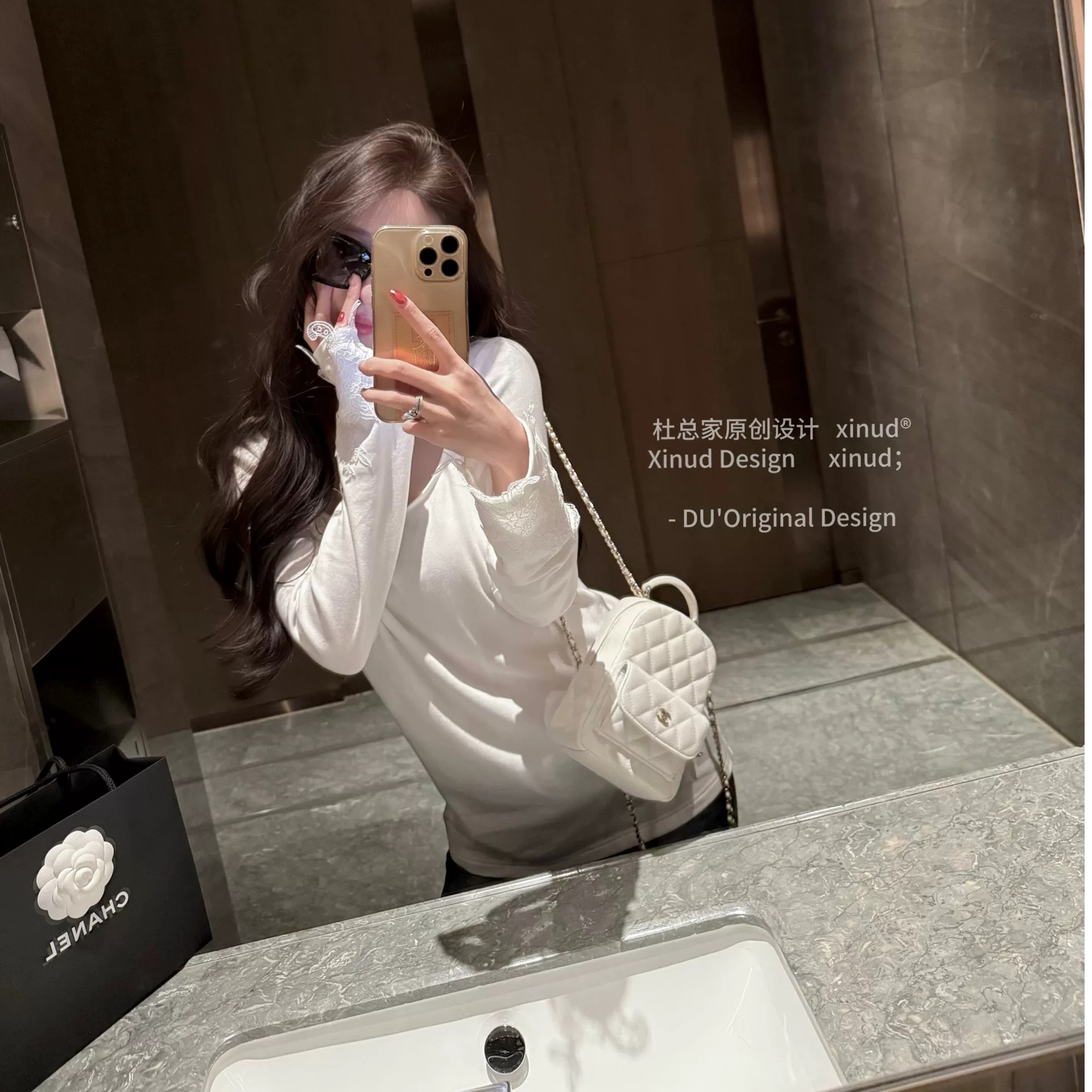 杜总家 纯欲蕾丝松弛小白t*原创U领袖口拼女秋冬气质宽松百搭上衣