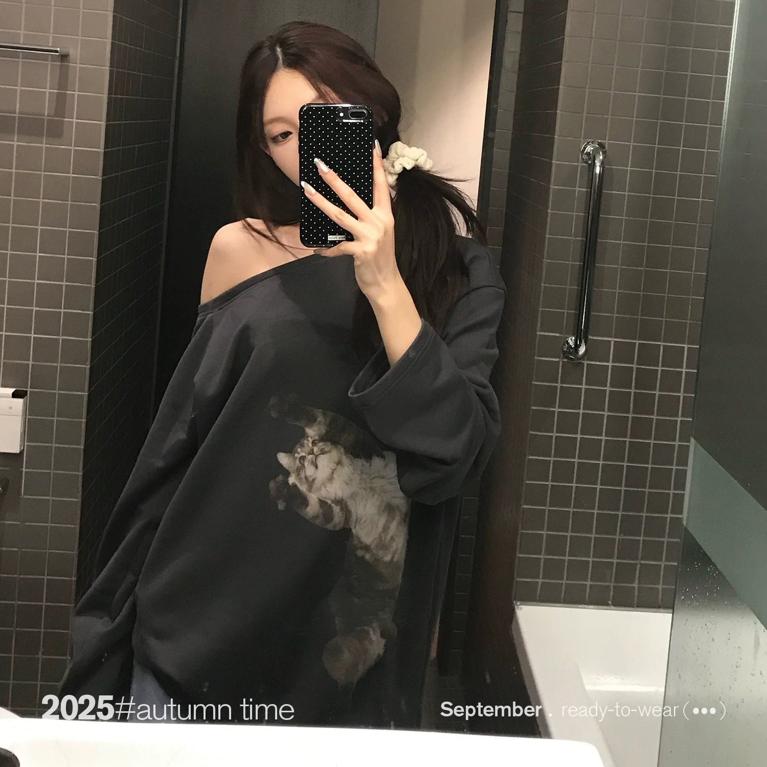 SUNONEONE 猫咪印花宽松套头休闲斜肩露肩卫衣女秋季美式小众上衣