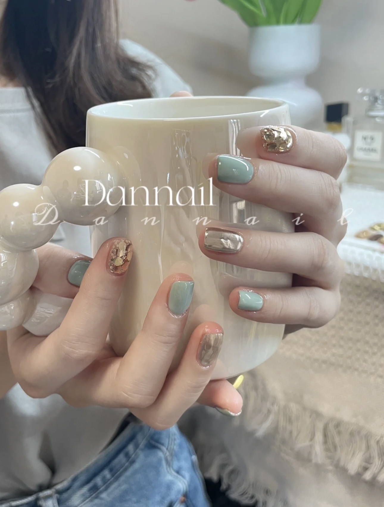 薄荷奶绿色短款纯色美甲穿戴甲