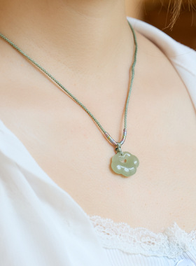 天然和田玉如意锁项链女祥云如意平安锁玉石毛衣链吊坠饰品