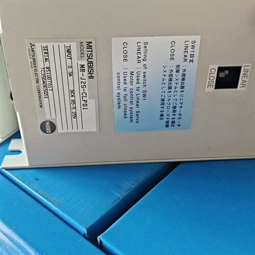 议价-三菱交换机 MR-J2S-CLP01，有三个。