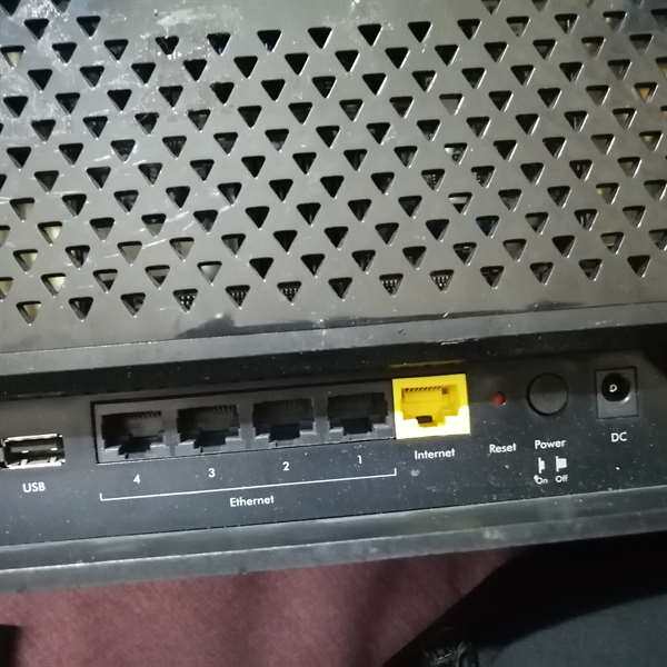 议价-网件r6300,功能正常，裸机。