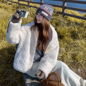 慵懒风白色连帽皮毛一体羊羔毛外套女2025冬季新款龄短款毛绒外套图片