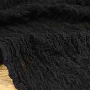 黑色浮雕压皱肌理泡泡骨线绣花棉涤布料四面弹力很柔软垂感好微透