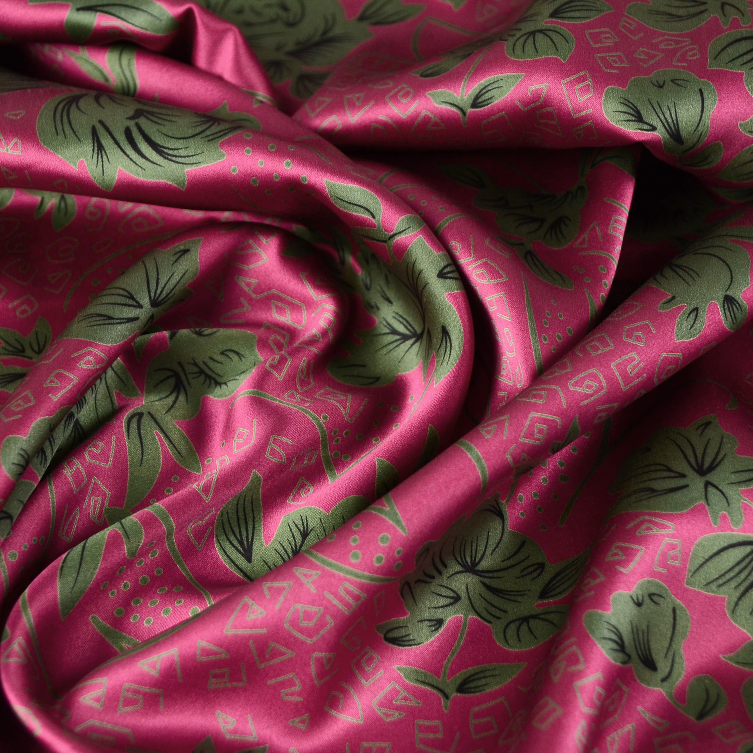 红粉佳人面料连衣裙真丝素绉缎