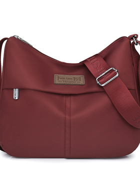 休闲简约轻便防泼水尼龙布包大容量通勤斜挎包中年妈妈包9569