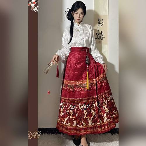 卿如懿2023提花改良国风马面套装