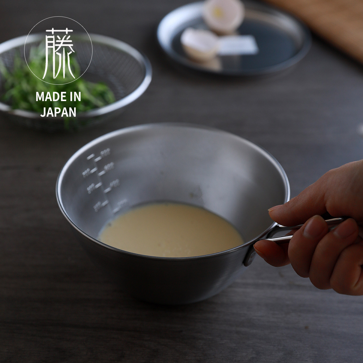 日本制原装进口吉川不锈钢18-8料理盆打蛋盆刻度量杯带盖厨房家用图片