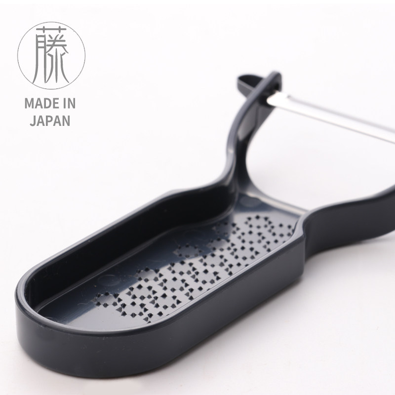 日本藤次郎厨房多功能刮皮器削皮刀蔬菜瓜皮器家用 - 实物图