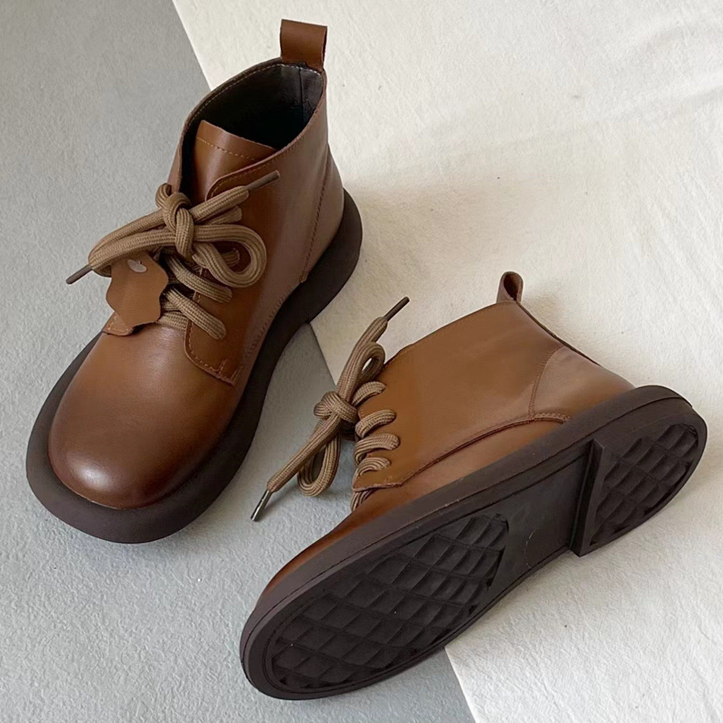 真皮马丁靴女秋冬英伦复古牛皮加绒软底棉靴黑色百搭单靴短筒系带,女鞋,马丁靴,淘宝优惠券,粉丝福利购,淘宝优惠卷