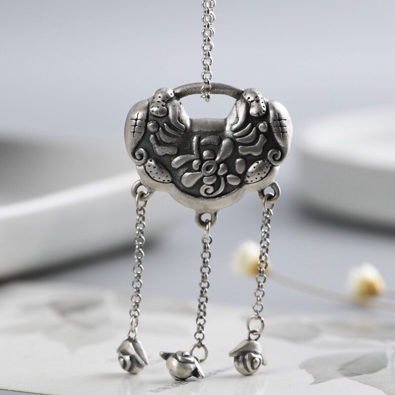 足银复古工艺民族风空心双面长命锁流苏项链坠挂件女士银饰品锁包