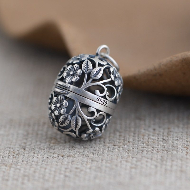 S925纯银复古可打开吊坠女款镂空花香囊香薰香水瓶椭圆嘎乌盒项坠