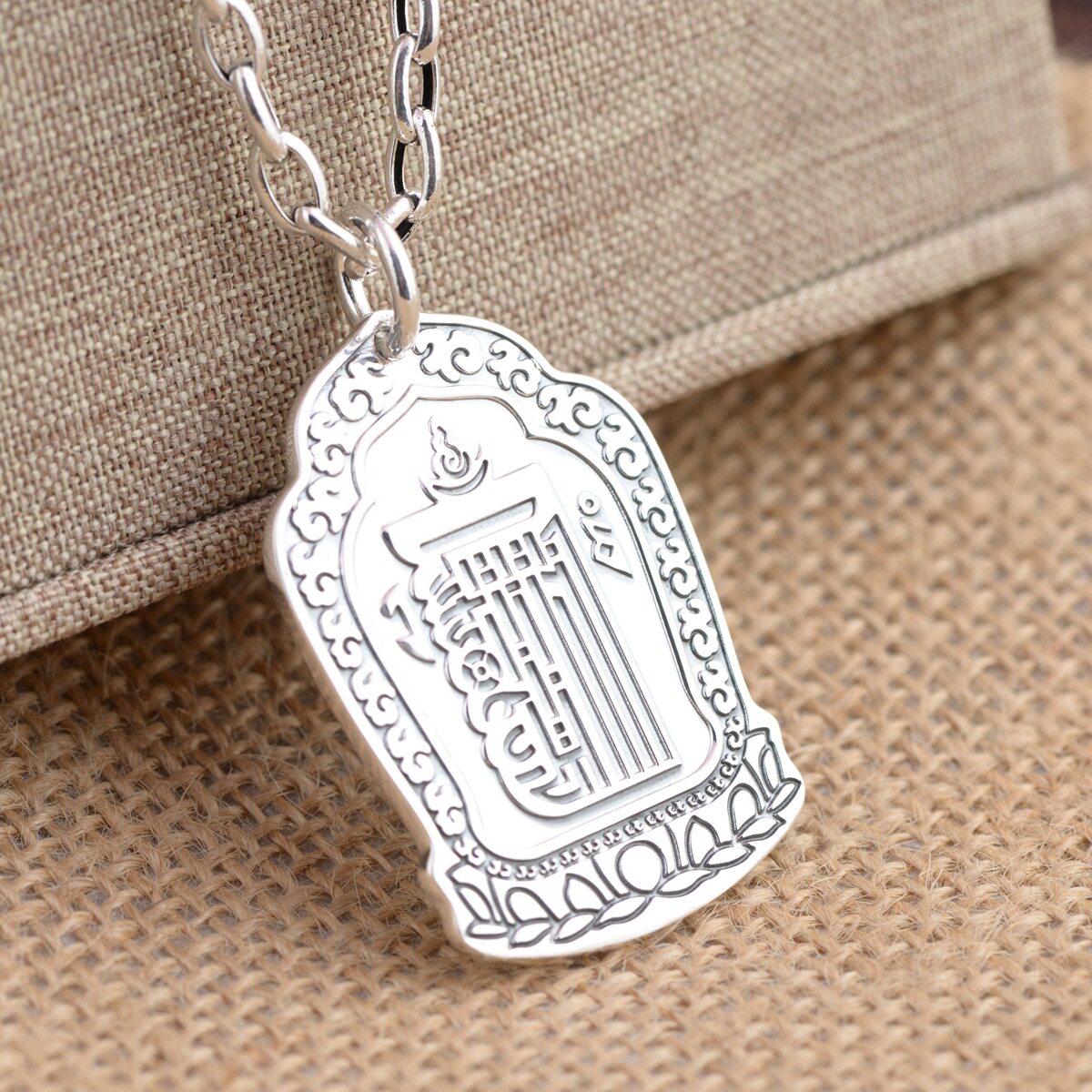 足银吊坠女款复古工艺十相自在金刚杵实心牌子心经经文银饰项链坠