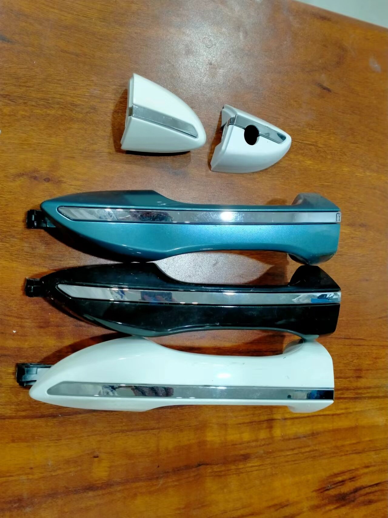 卡罗拉雷凌原车亮条左前钥匙孔