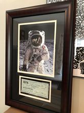 巴兹奥尔德林亲笔签名支票签署NASA宇航员15x20裱框PSA DNA 代购