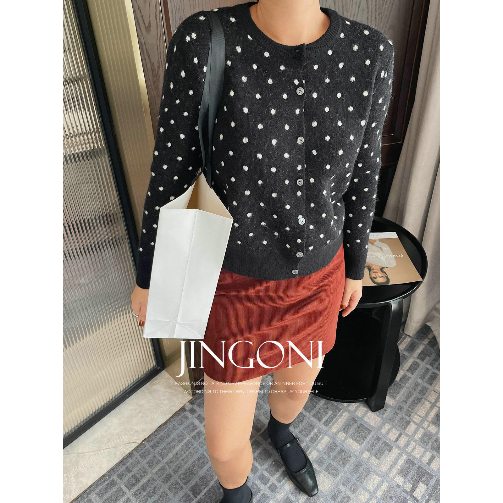 JINGONI黑色圆点针织衫开衫上衣女秋季新款短款毛衣气质韩版显瘦