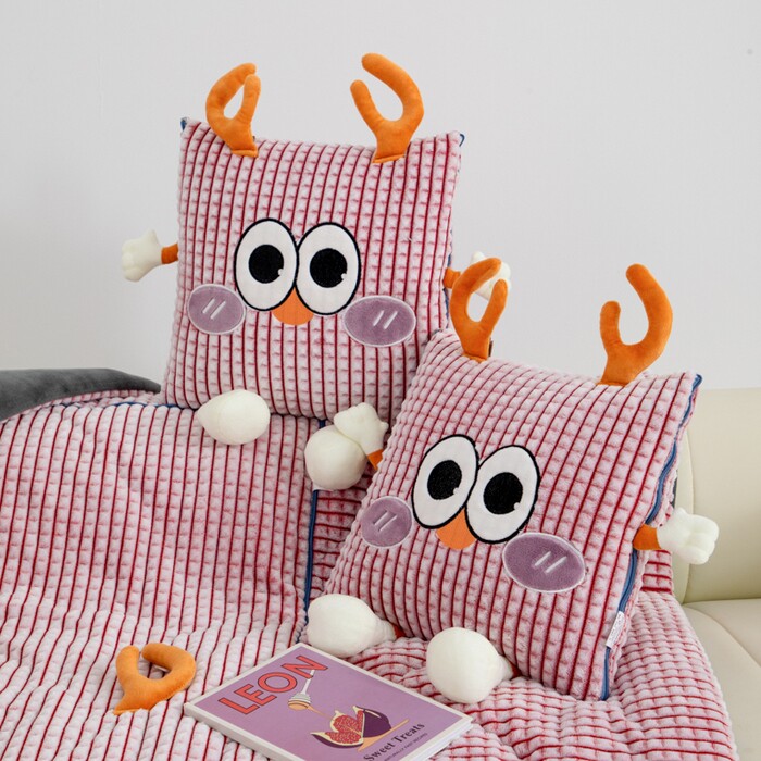 可爱卡通牛奶绒抱枕被子两用加厚多功能二合一折叠汽车载沙发午睡