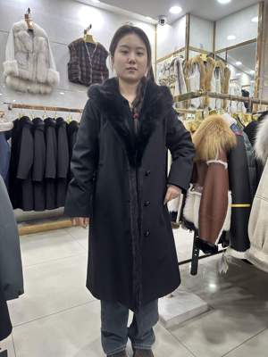 辛集皮革城专柜25新款高端进口水貂内胆派克服连帽长款黑色兔毛袖