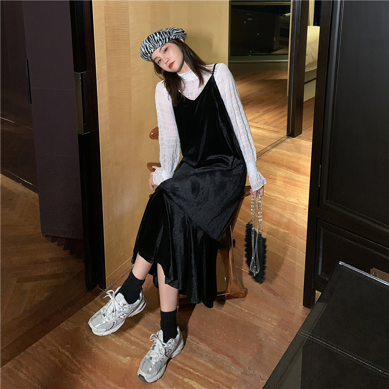 Real shot ~ autumn and winter 2020 new Korean version temperament simple suspender corduroy dress