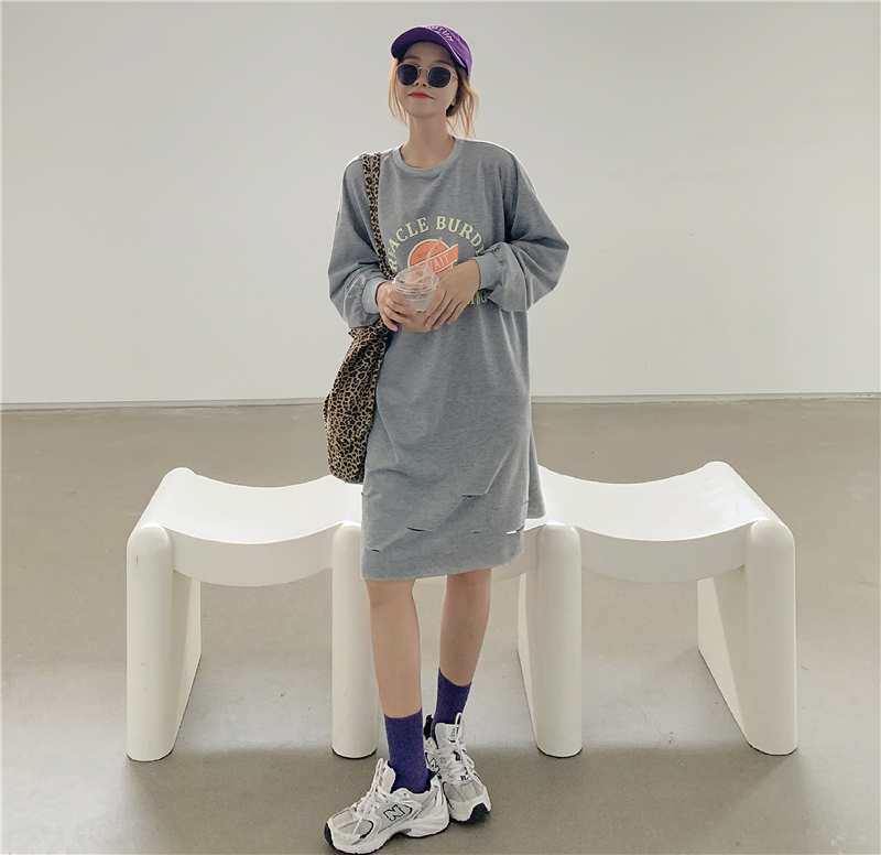 ! Real shot ~ autumn / winter 2020 new loose printed pattern perforated Pullover Sweater women's dress