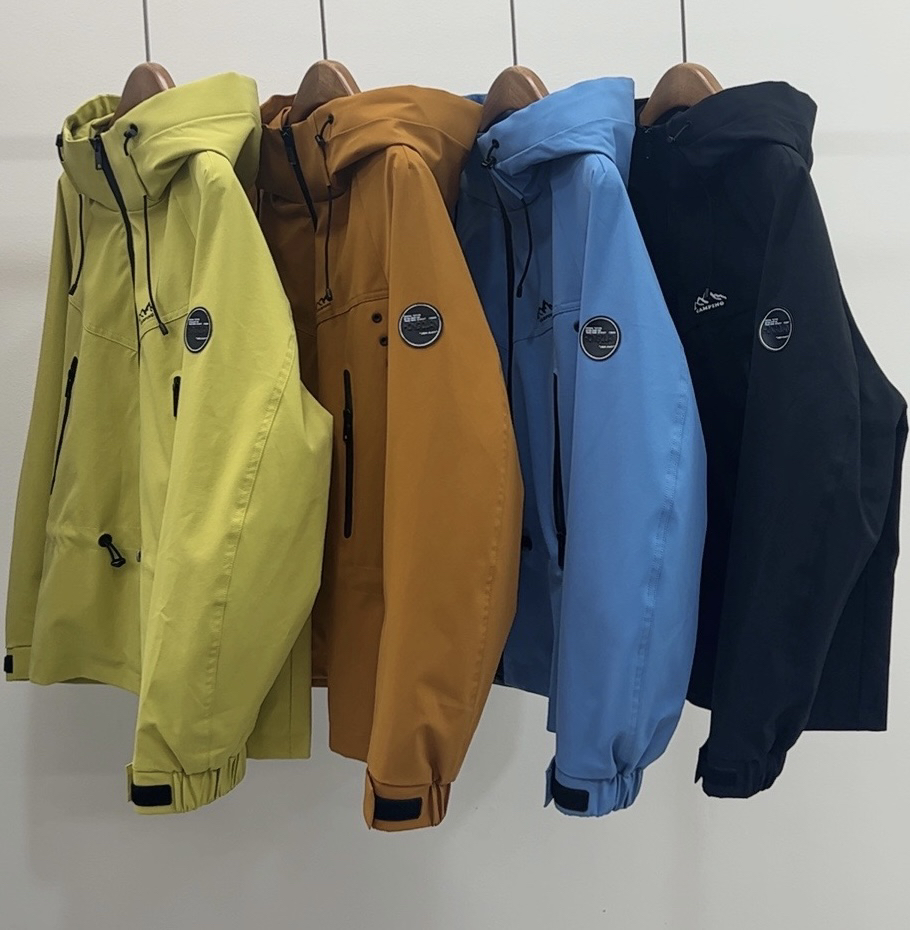 连帽冲锋衣女2025秋新款抽绳收腰户外防风小个子宽松休闲夹克外套