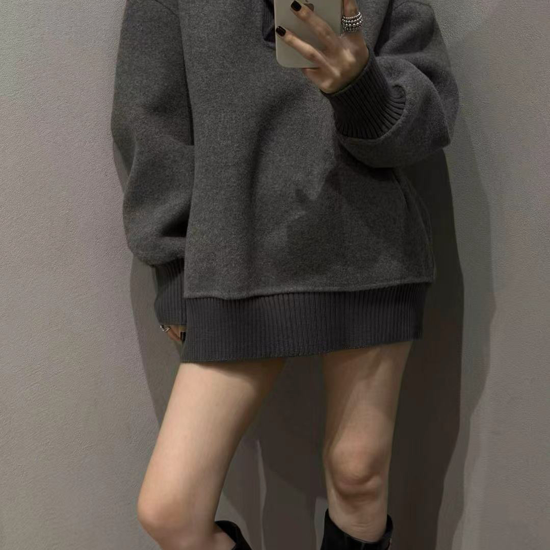 静茹冬上新简约慵懒风大翻领宽松拼接设计卫衣（含88.9绵羊毛）0