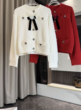 静茹名媛小香风山茶花丝绒蝴蝶结提花保暖毛衣(配胸针)A65377