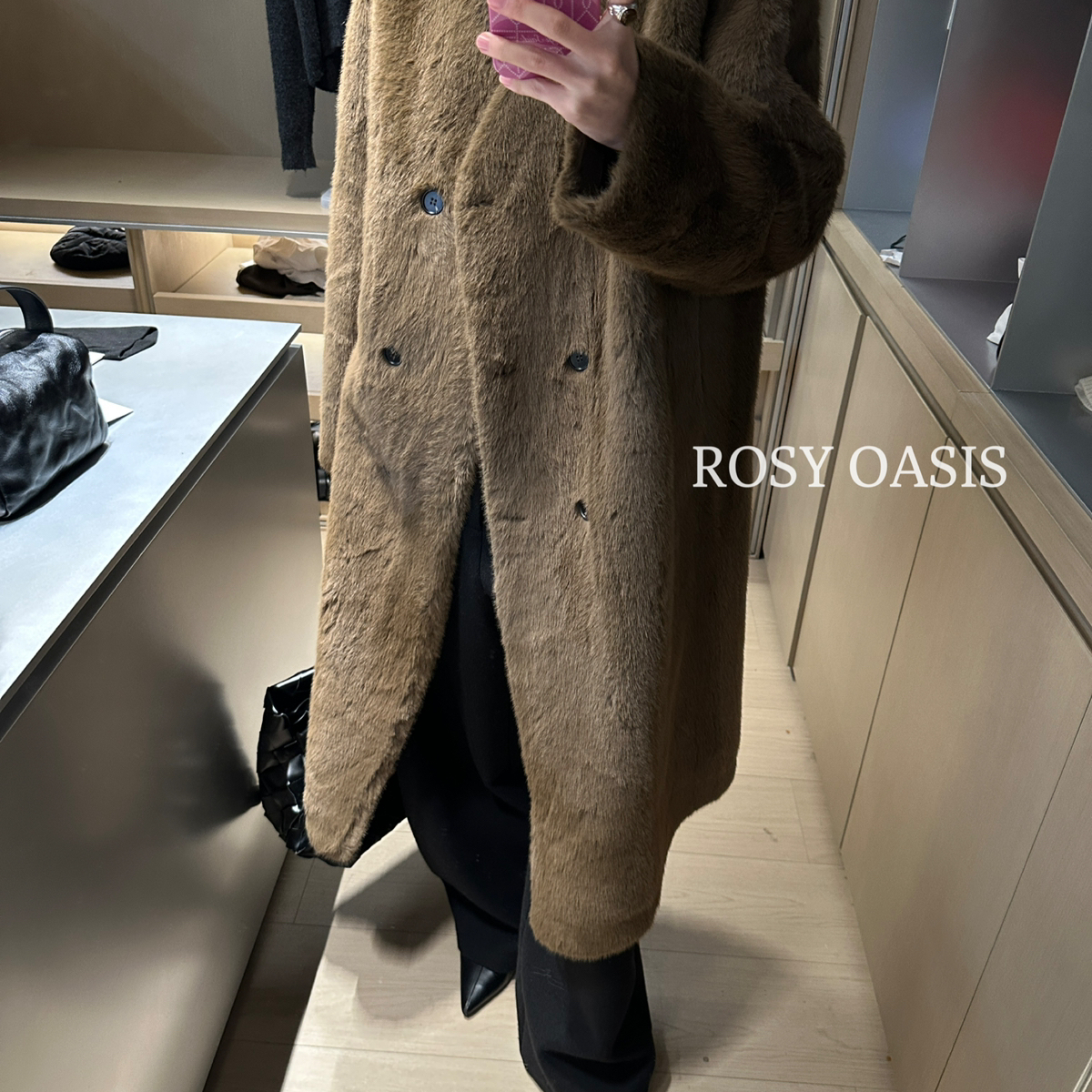 静茹中长款简约仿皮毛一体大衣RN8N870