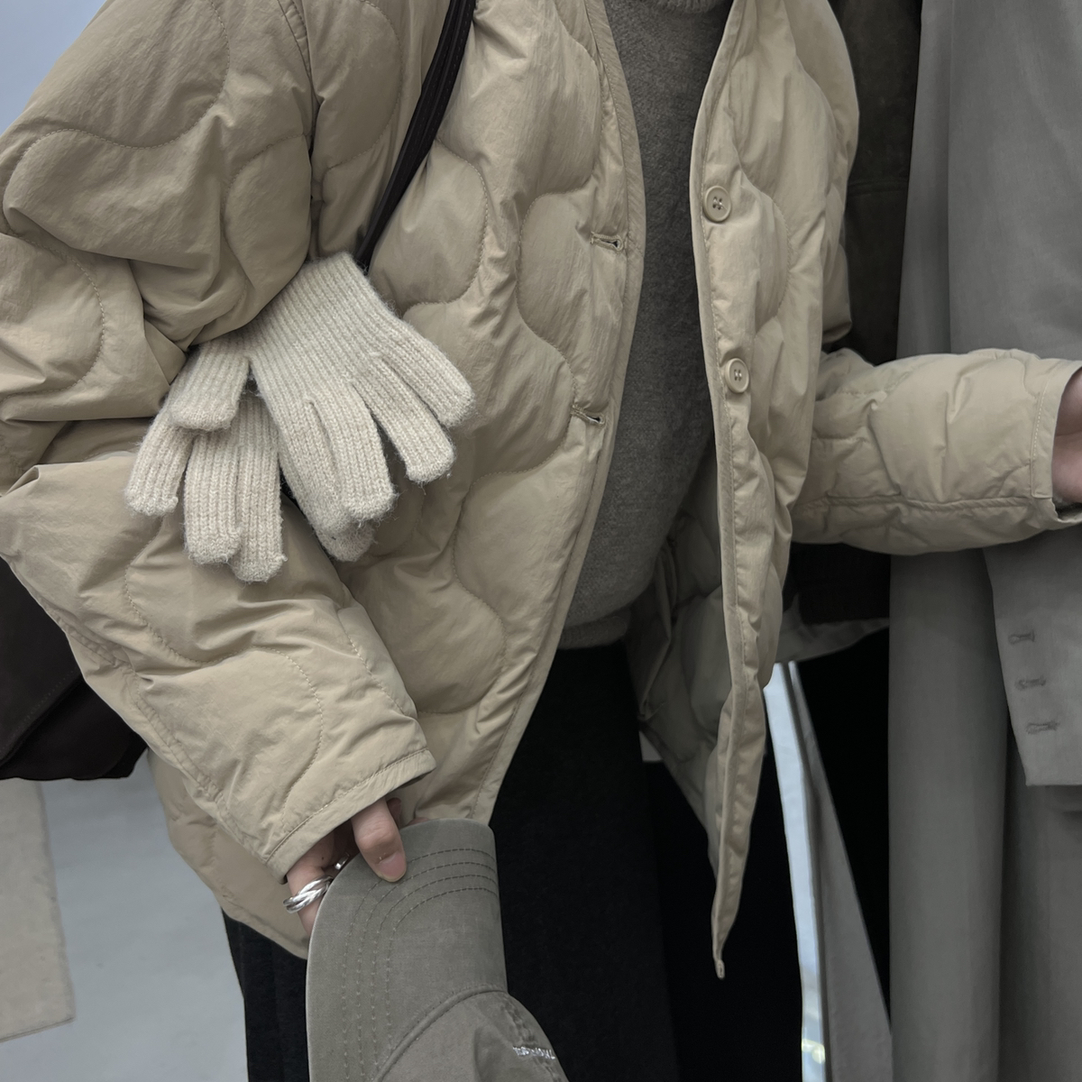 静茹冬上新法式宽松排扣保暖羽绒服外套c05277