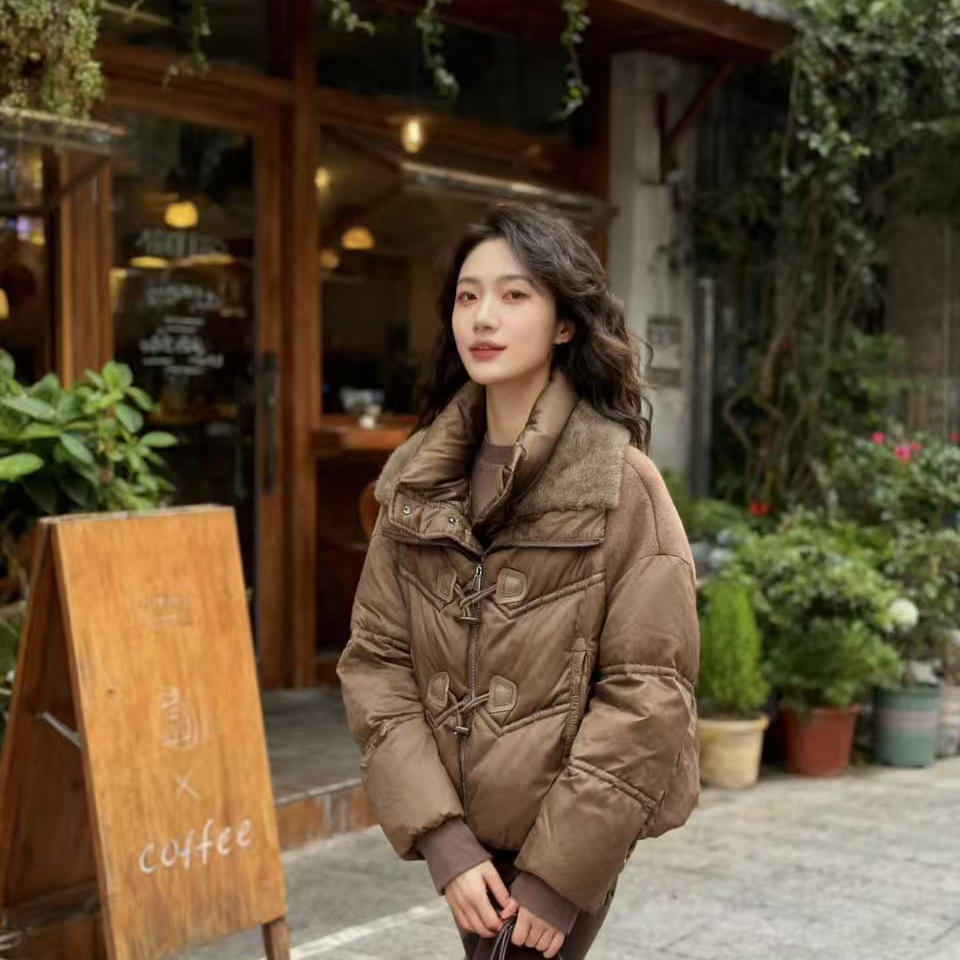 静茹含85白鸭绒)(不可拆卸水貂毛领)DXJJT382507-2556