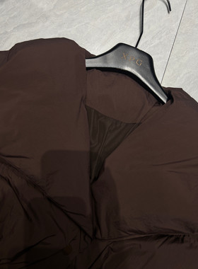 一善服饰冬上新慵懒风姜黄色高领打揽设计感保暖羽绒服外套YS1-25