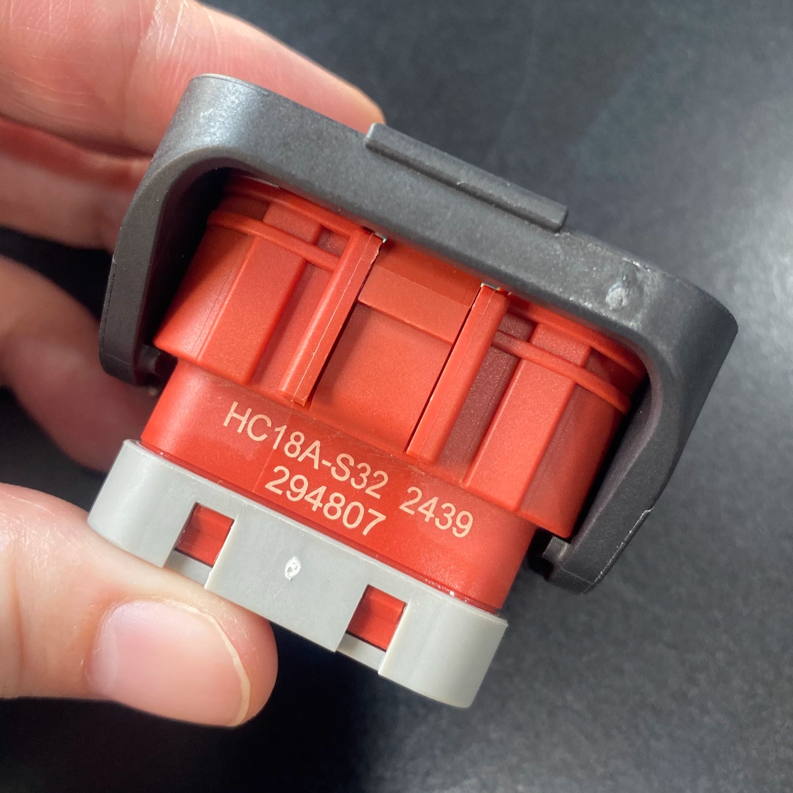 HC18A-S32 294807连接器汽车信号防水