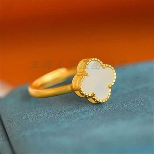 新疆羊脂玉白玉女款四叶草戒指