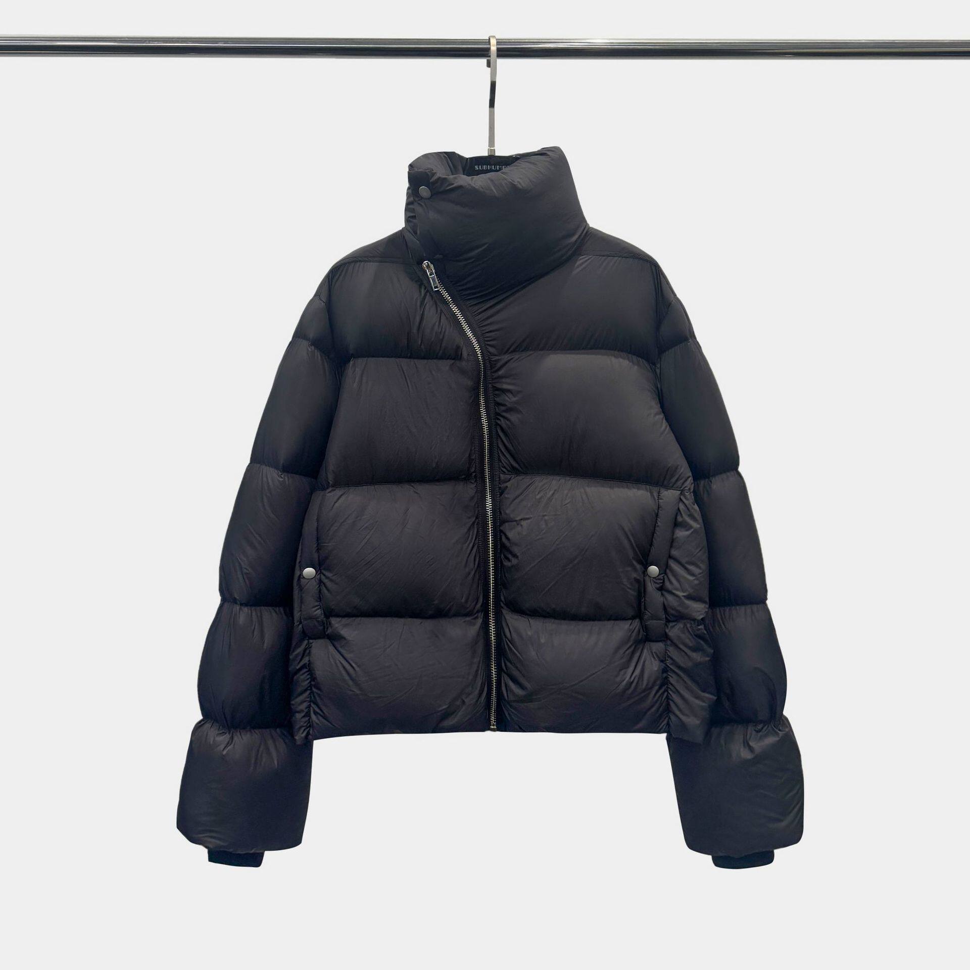 暗黑风羽绒服立领斜拉链羽绒服新款简约复古潮流绗缝原创羽绒外套