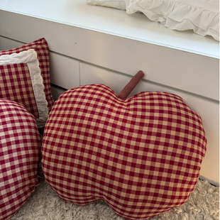 可爱红苹果复古格子抱枕靠垫沙发椅子靠枕节日道具装饰枕新年礼物