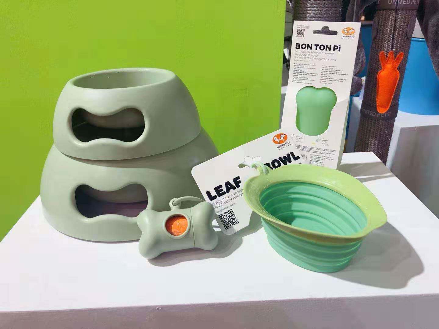 金毛七宝家意大利制造UNITED PETS猫狗饭碗食盆糖果色系安全无毒