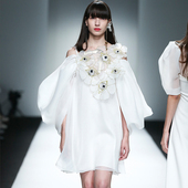 XUNRUO熏若明星同款 礼服设计师品牌原创花眼刺绣度假风吊带连衣裙