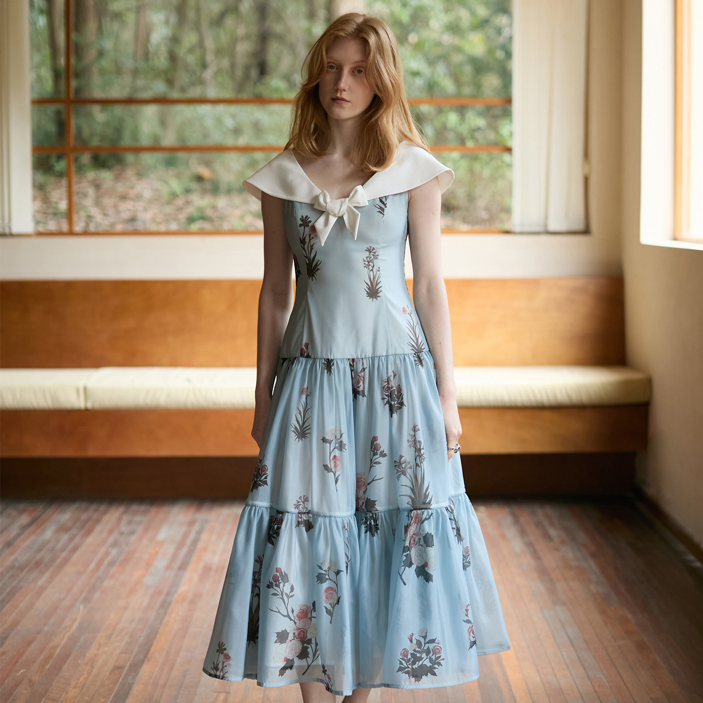 XUNRUO熏若 设计师品牌淡蓝花卉海军蓝无袖连衣裙 独立原创设计