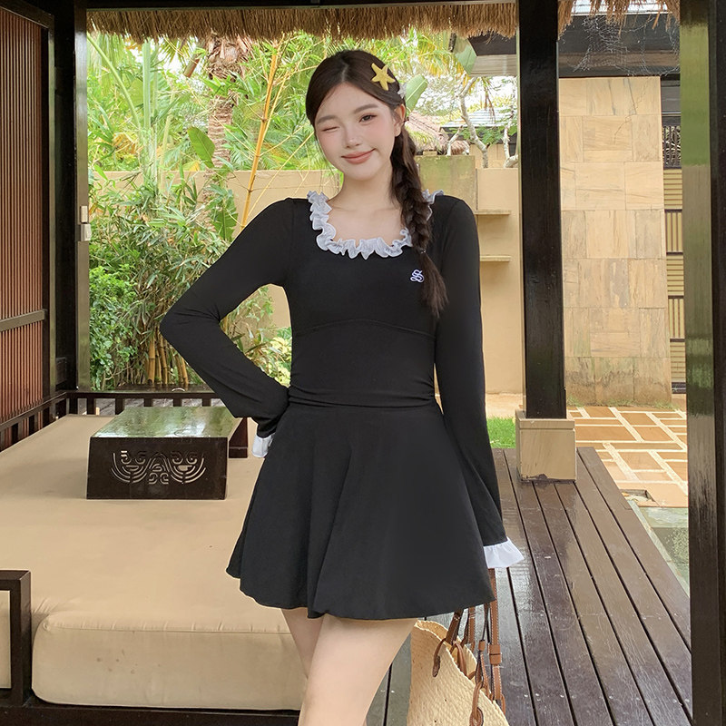 韩版大码泳衣女遮肉微胖mm高级感长袖裙式连体显瘦泡温泉2026新款