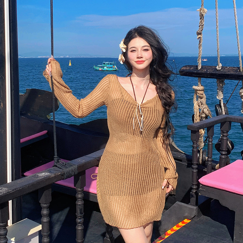 2026新款爆款长袖分体泳衣女高级感大码显瘦泡温泉海边度假游泳衣