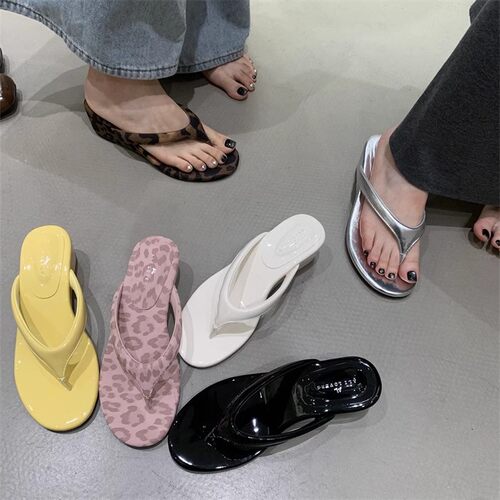 夏季高级感气质夹趾坡跟凉拖鞋