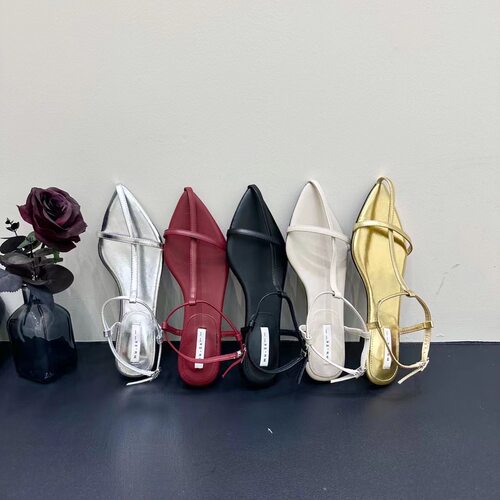 时髦多色复古尖头低跟凉鞋