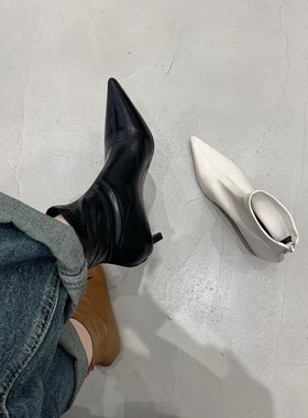 2024/new collection ： 就是这个冬天 好搭配的复古尖头短靴