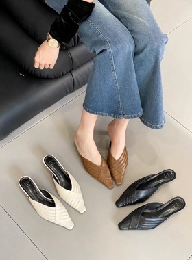 CHIC FUN 23/S春季新品 ： 富家千金纯欲风优雅线条软皮低跟凉拖