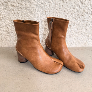 Lamode韩国东大门经典分趾粗跟猪蹄短靴女复古真皮高跟切尔西短靴