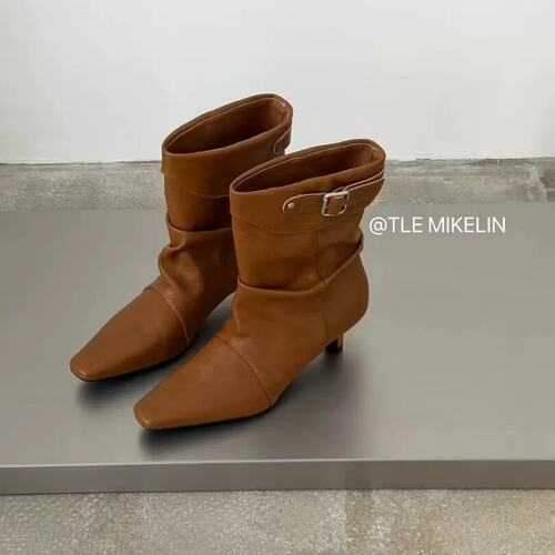 TLEMIKELIN复古时髦尖头皮带扣细跟褶皱堆堆靴女软皮显瘦宽筒短靴