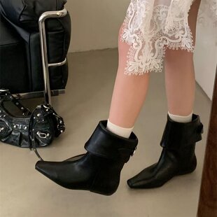 qihaoyouchai 2025秋冬新款小众设计方头低跟可翻面切尔西短靴女