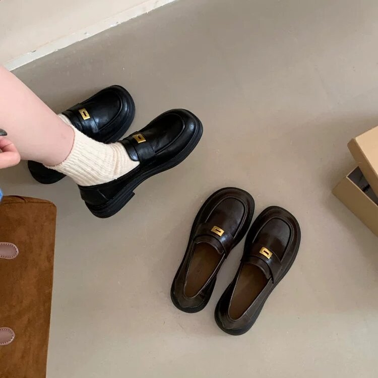 布谷屋buguwu新款韩版小金扣乐福鞋女英伦风粗跟圆头黑色小皮鞋女