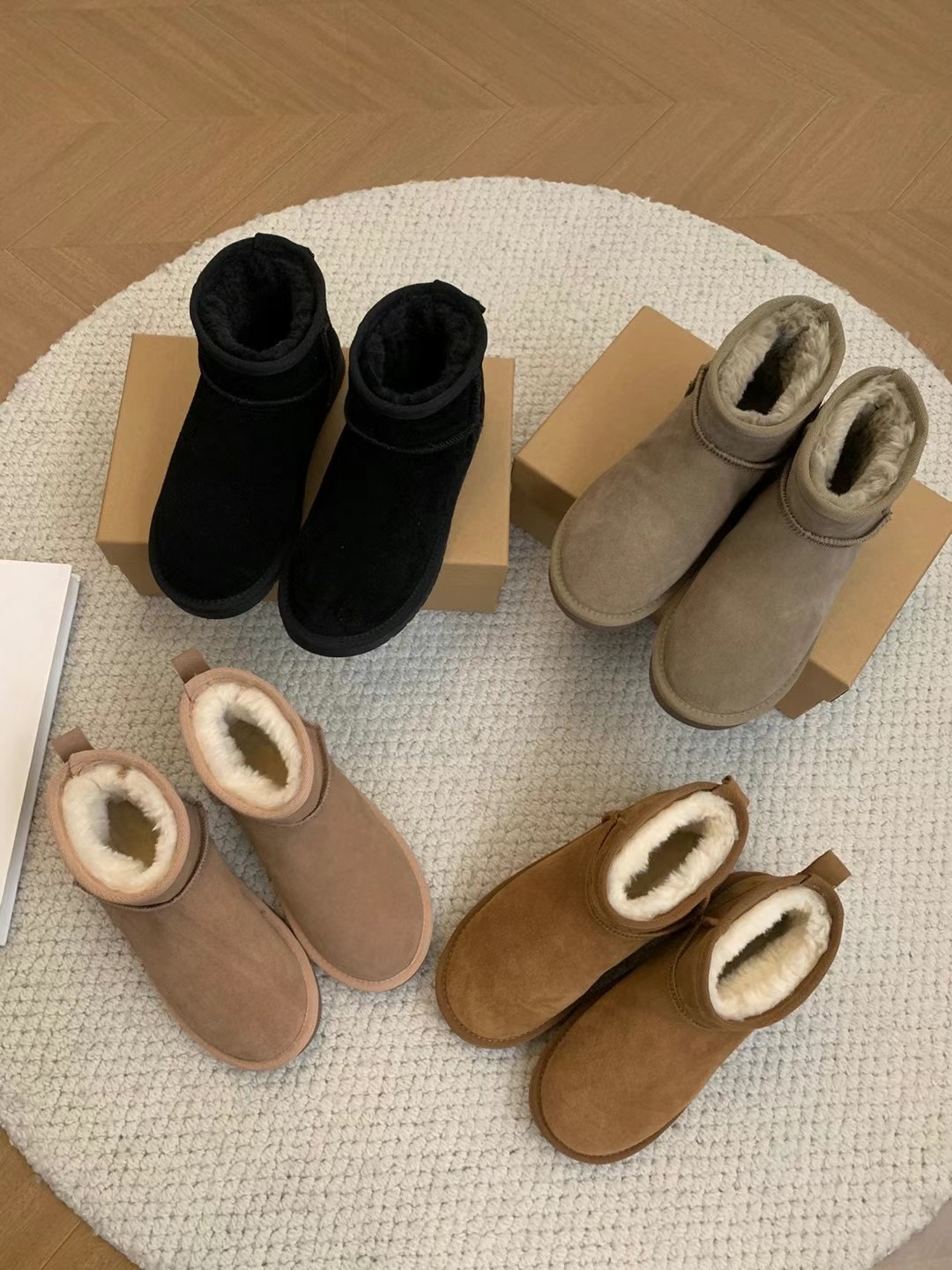 同款皮毛一体加绒厚底雪地靴