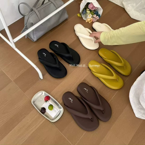 muzi踩屎感加厚底舒适夹脚人字拖鞋女夏外穿海边沙滩防滑面包拖鞋